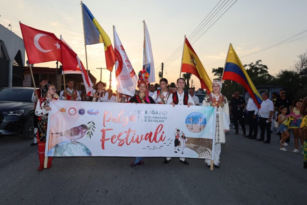 Yeniboğaziçi Pulya ve Uluslararası Halk Dansları festivalleri başladı Yeniboğaziçi Pulya ve Uluslararası Halk Dansları festivalleri başladı