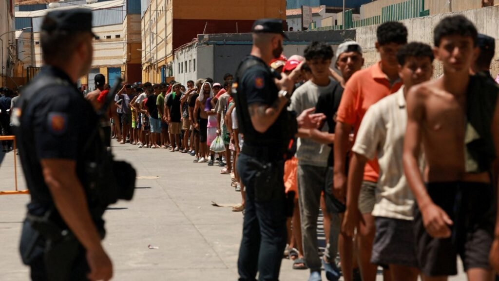 Fas, İspanya'nın Ceuta'sına yeni göçmen akışını engellemeye çalışıyor