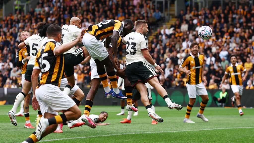 Hull, Man Utd'yi 2-0 yenerek Premier Lig'e döndü