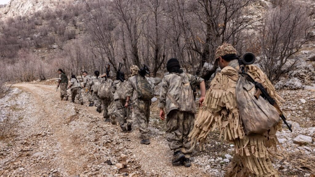 İran’da PJAK terör saldırısında siviller yaralandı İran'da PJAK terör saldırısında siviller yaralandı