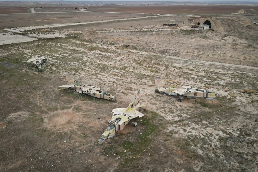 İsrail, Türkiye’nin güç konuşlandırmayı planladığını belirterek Suriye hava üssünü bombaladı İsrail, Türkiye'nin güç konuşlandırmayı planladığını belirterek Suriye hava üssünü bombaladı