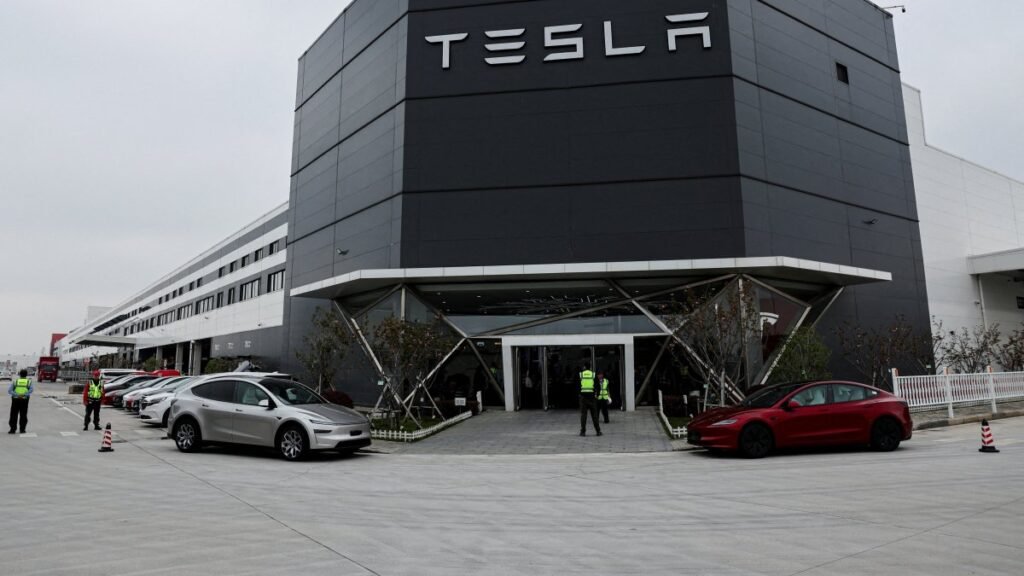 Kapı kolu güvenliği nedeniyle Çin'de 3M Tesla geri çağrıldı