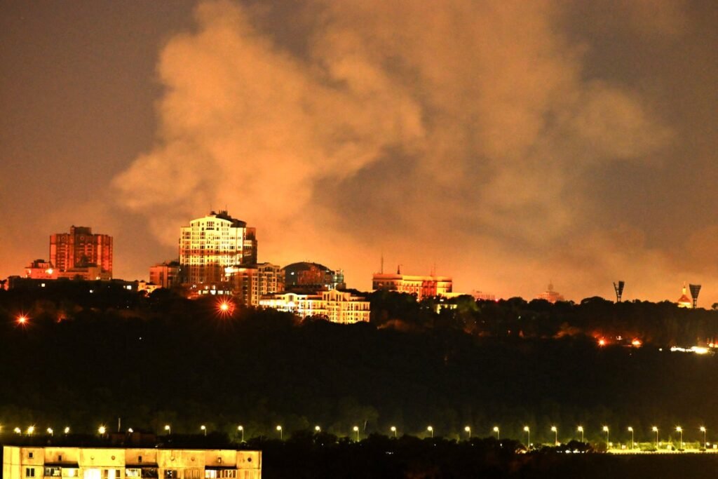 Ukrayna-Rusya savaşı: Putin, Kyiv'e büyük saldırı başlattı, en az beş ölü