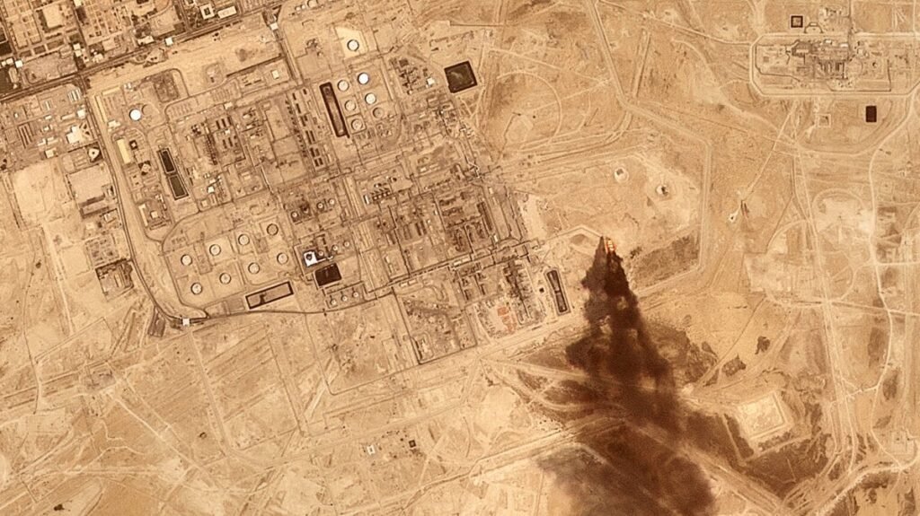 Yemen’in Husileri, Suudi Aramco tesisine drone saldırısı düzenlediğini iddia etti Yemen'in Husileri, Suudi Aramco tesisine drone saldırısı düzenlediğini iddia etti