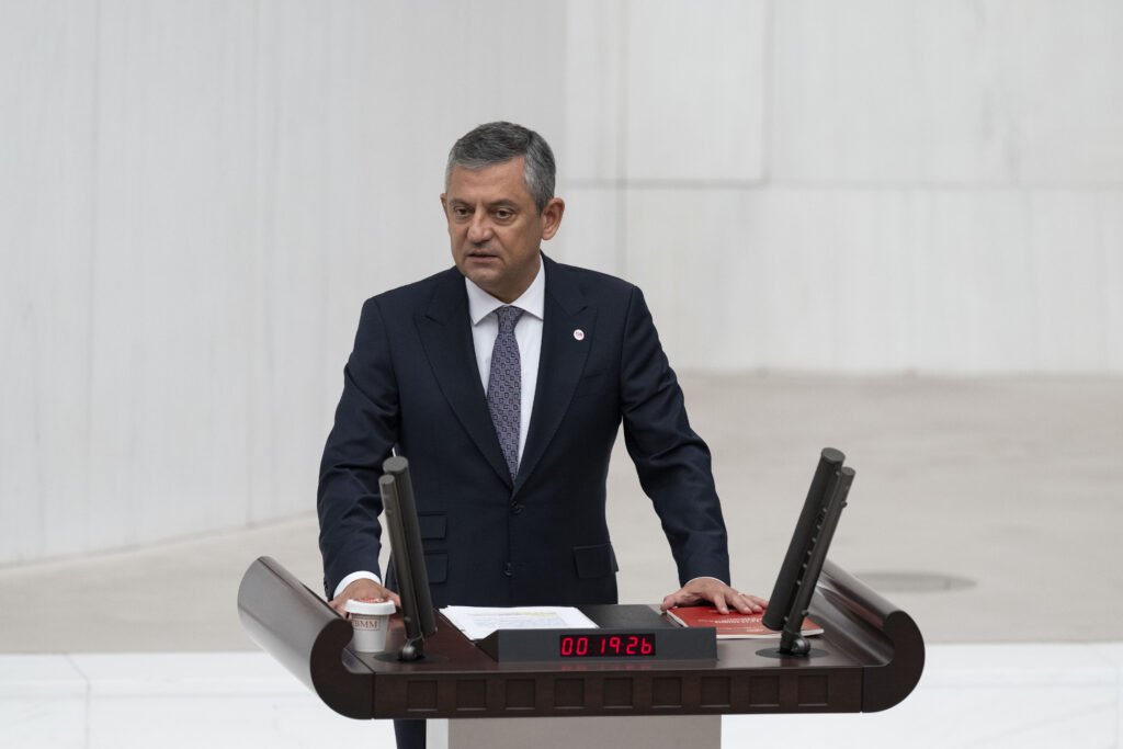 Özgür Özel ve Veli Ağbaba’nın dokunulmazlık dosyaları TBMM'de
