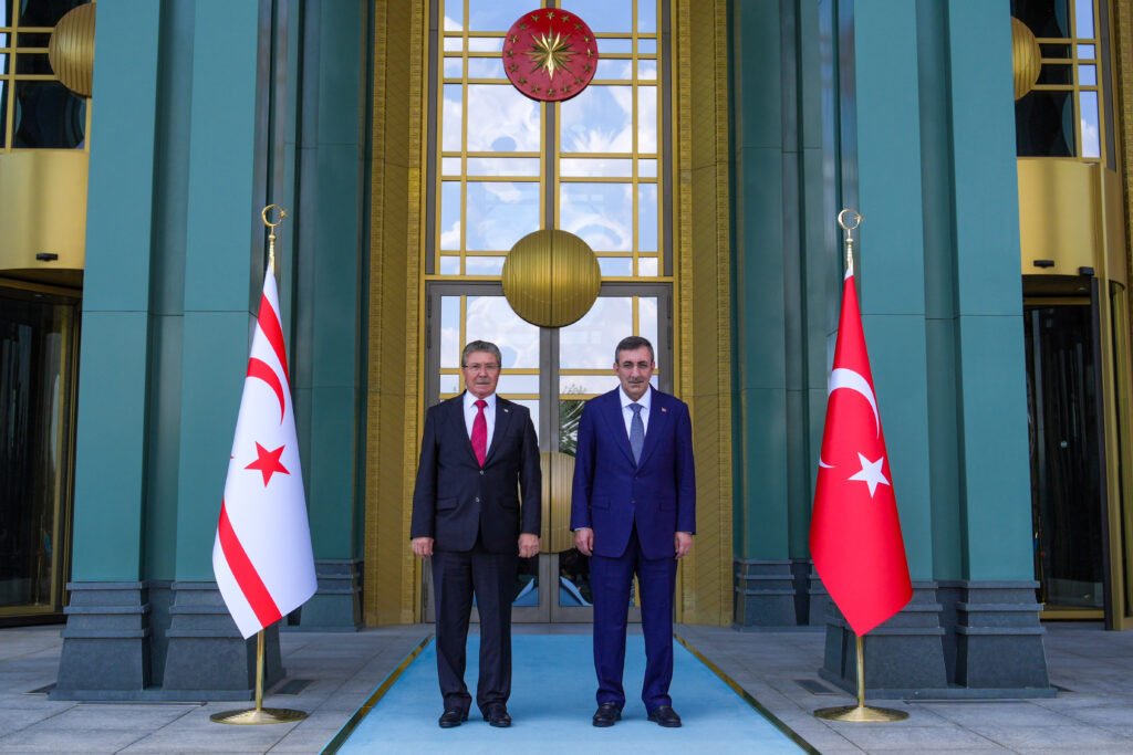 Yılmaz: “Fiber Projesi, stratejik bir kalkınma hamlesidir” Yılmaz: "Fiber Projesi, stratejik bir kalkınma hamlesidir"