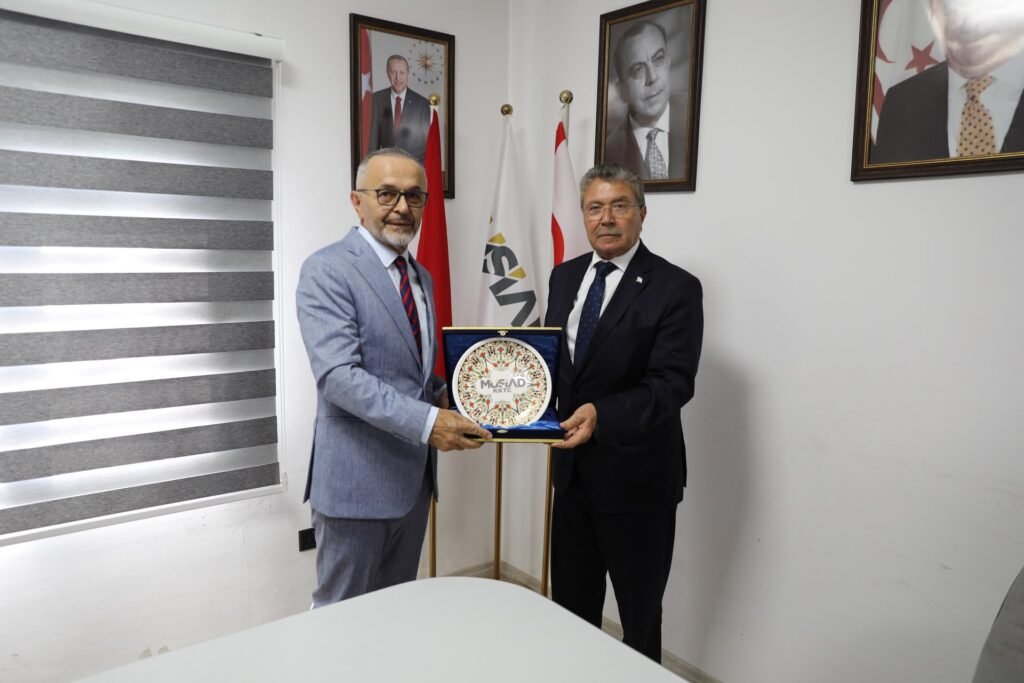 Başbakan Üstel, MÜSİAD’ı ziyaret etti Başbakan Üstel, MÜSİAD’ı ziyaret etti