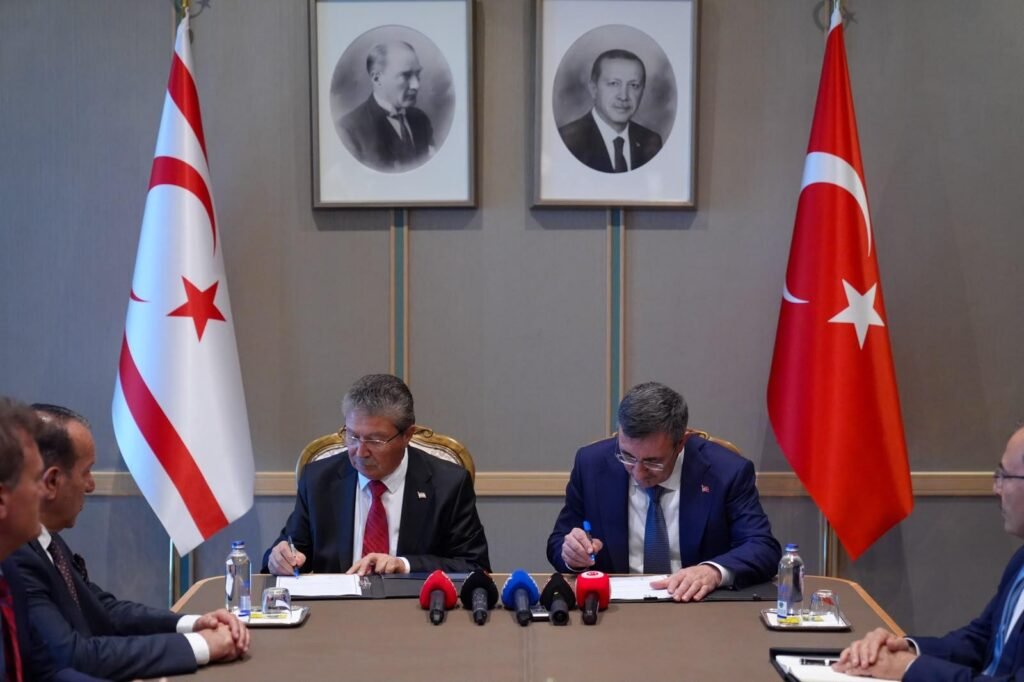 Ankara’da fiber optik ek protokolü imzalandı… Üstel: “KKTC’nin dijital dönüşümünü fiilen başlatıyoruz” Ankara’da fiber optik ek protokolü imzalandı… Üstel: “KKTC’nin dijital dönüşümünü fiilen başlatıyoruz”