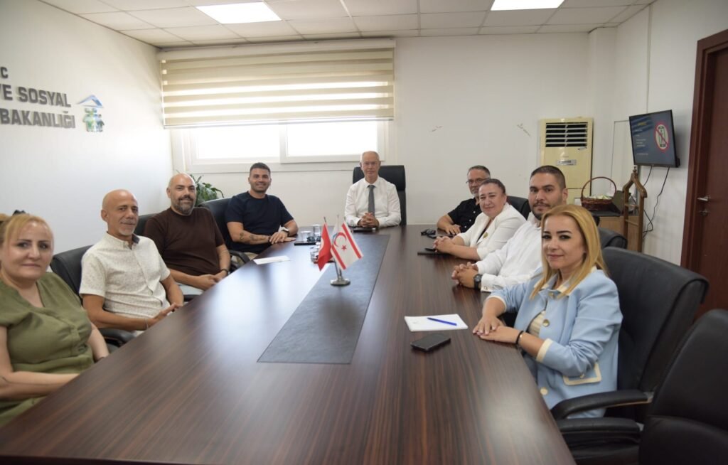 Çalışma ve Sosyal Güvenlik Bakanı Hasipoğlu, Restorancılar Birliği’ni kabul etti Çalışma ve Sosyal Güvenlik Bakanı Hasipoğlu, Restorancılar Birliği’ni kabul etti