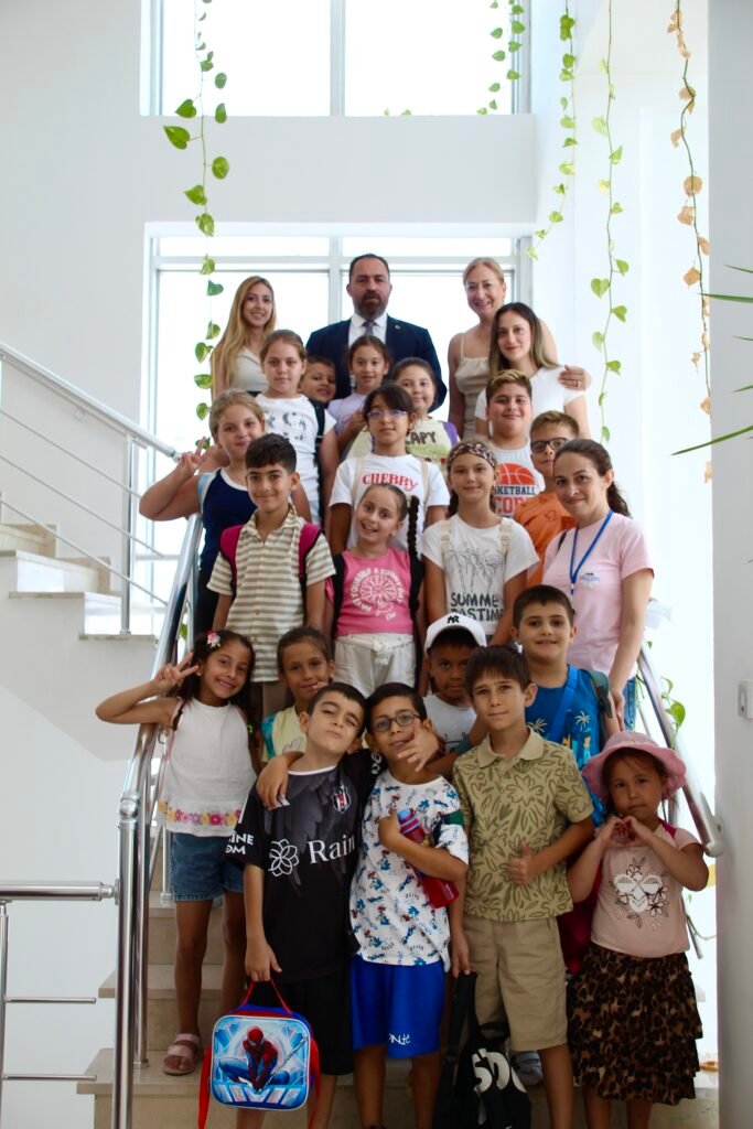Bilgi Çemberi Eğitim Merkezi öğrencileri, Çavuş’u ziyaret etti Bilgi Çemberi Eğitim Merkezi öğrencileri, Çavuş’u ziyaret etti