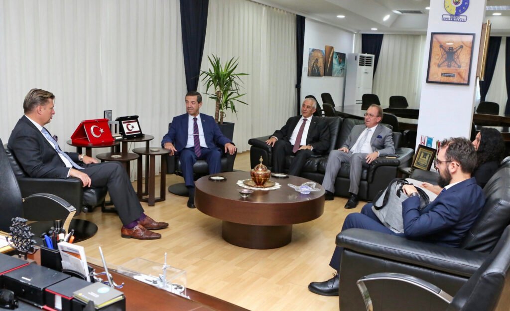 Dışişleri Bakanı Ertuğruloğlu, Alman Milletvekili Krah’ı kabul etti Dışişleri Bakanı Ertuğruloğlu, Alman Milletvekili Krah’ı kabul etti