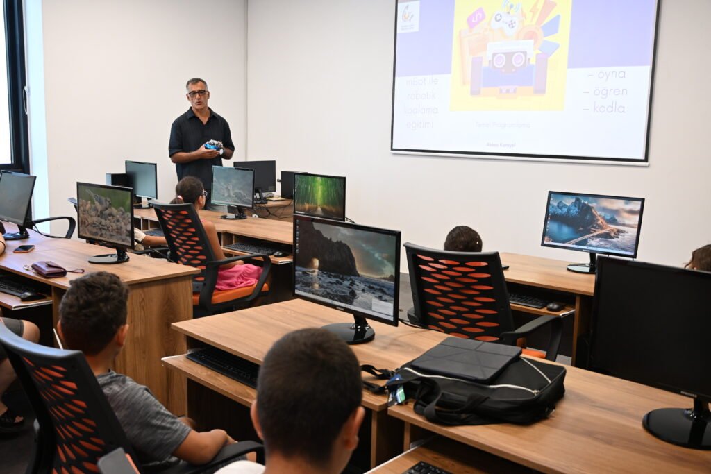 Güzelyurt’ta çocuklar için robotik kodlama kursları başladı Güzelyurt’ta çocuklar için robotik kodlama kursları başladı