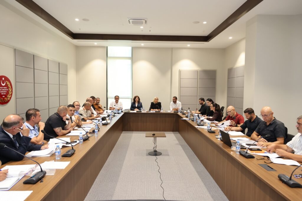 Hukuk Komitesi’nde iki yasa tasarısı ele alındı, bir karar tasarısı ise Genel Kurul’a sevk edildi Hukuk Komitesi’nde iki yasa tasarısı ele alındı, bir karar tasarısı ise Genel Kurul’a sevk edildi