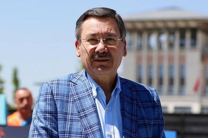 Eski Ankara Büyükşehir Belediye Başkanı Gökçek hakkında “yurt dışındaki şirketlere kayıt dışı para aktarıldığı” iddialarına ilişkin soruşturma Eski Ankara Büyükşehir Belediye Başkanı Gökçek hakkında "yurt dışındaki şirketlere kayıt dışı para aktarıldığı" iddialar