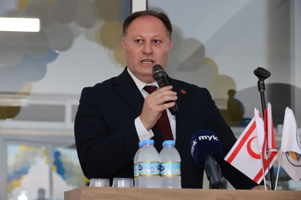 Öztürkler, Alemdağ Spor Salonu’nun açılış törenine katıldı Öztürkler, Alemdağ Spor Salonu’nun açılış törenine katıldı