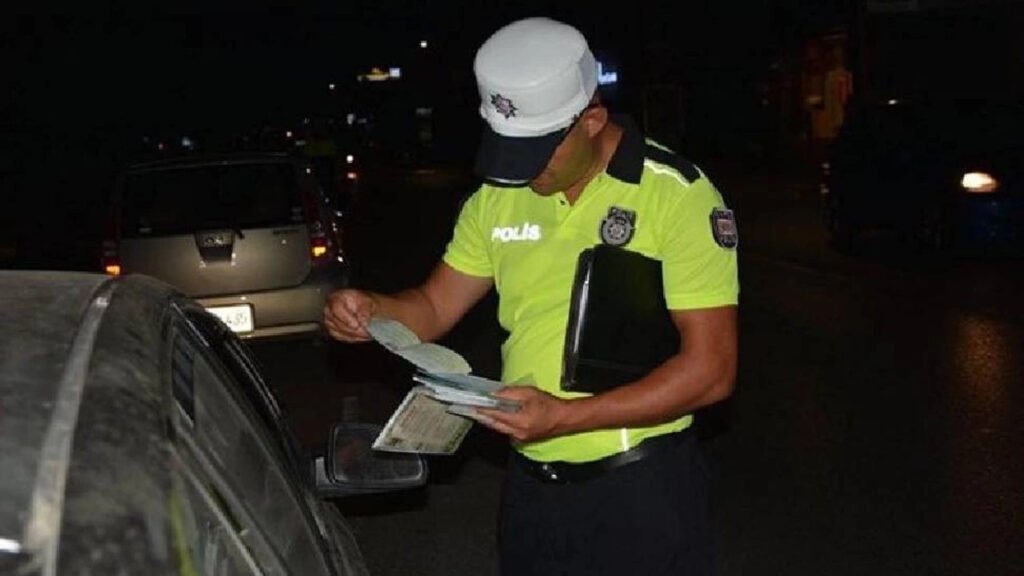 KKTC genelinde asayiş ve trafik denetimleri… KKTC genelinde asayiş ve trafik denetimleri…