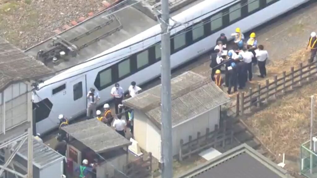 Japonya’da hızlı trenin çarptığı 4 işçi hayatını kaybetti Japonya'da hızlı trenin çarptığı 4 işçi hayatını kaybetti