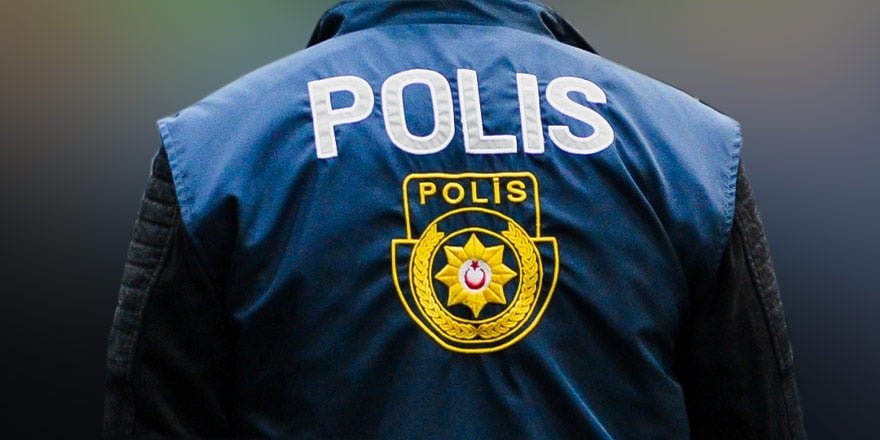 Karkas Operasyonu’nda K.B.’nin tasarrufunda izinsiz av tüfeği ve iki donmuş turaç kuşu bulundu Karkas Operasyonu’nda K.B.’nin tasarrufunda izinsiz av tüfeği ve iki donmuş turaç kuşu bulundu