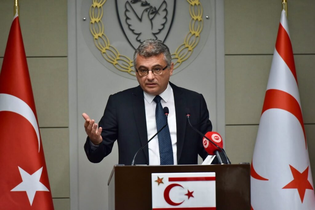 Erhürman: “Güven yaratıcı önlemlerin birkaç tanesi üzerinde uzlaşma ihtimalimiz varsa görüşmeye katılacağımı bildirdim” Erhürman: “Güven yaratıcı önlemlerin birkaç tanesi üzerinde uzlaşma ihtimalimiz varsa görüşmeye katılacağımı bildirdim”