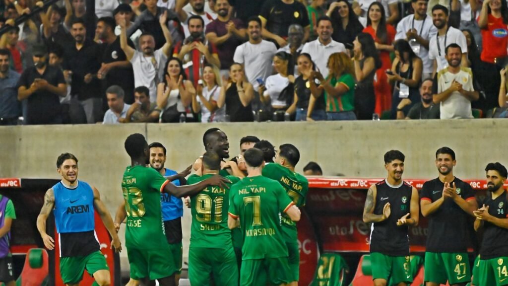 Amed’in kalesi yeni gelenleri Süper Lig zirvesine gönderdi Amed'in kalesi yeni gelenleri Süper Lig zirvesine gönderdi