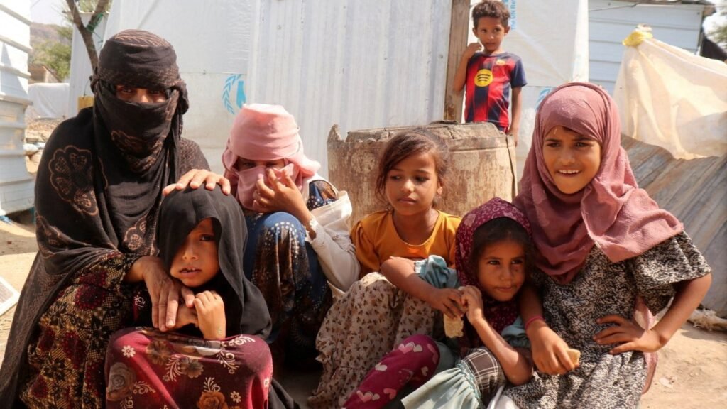 Ayaksız kaçtık: Yemen aileleri yeni Husî saldırısından kaçtı Ayaksız kaçtık: Yemen aileleri yeni Husî saldırısından kaçtı