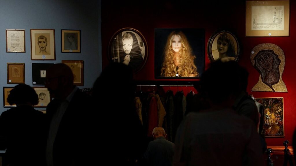 Brigitte Bardot’nun kişisel eşyaları Paris’te açık artırmaya sunuluyor Brigitte Bardot'nun kişisel eşyaları Paris'te açık artırmaya sunuluyor