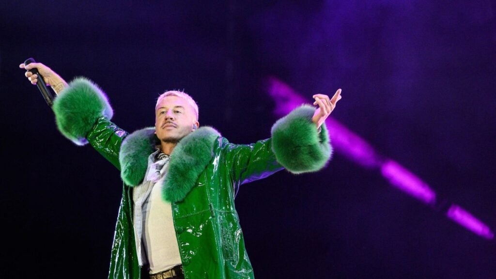 Ed Sheeran ve Macklemore arasındaki gerginlik büyüyor, müzisyenler devreye giriyor Ed Sheeran ve Macklemore arasındaki gerginlik büyüyor, müzisyenler devreye giriyor
