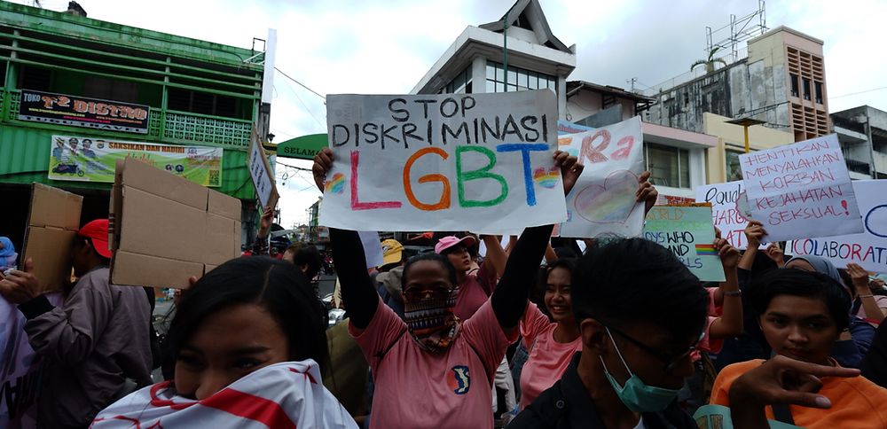 Endonezya: Cumhurbaşkanı LGBTQ (LGBTQI+) kültürünü askeri olmayan tehdit olarak belirledi Endonezya: Cumhurbaşkanı LGBTQ (LGBTQI+) kültürünü askeri olmayan tehdit olarak belirledi