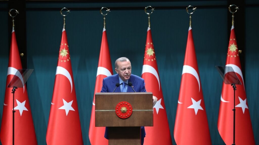 Erdoğan, Türk sermaye piyasasının dayanıklı olduğunu ve fonlar için önlem alacaklarını söyledi Erdoğan, Türk sermaye piyasasının dayanıklı olduğunu ve fonlar için önlem alacaklarını söyledi