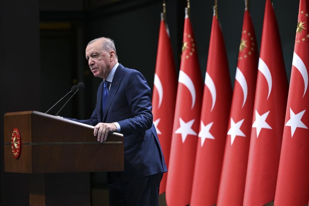Erdogan, Türkiye’nin ‘kuşatılmayacağı’ sözünü verdi, bölgesel gerginlikler artıyor Erdogan, Türkiye'nin 'kuşatılmayacağı' sözünü verdi, bölgesel gerginlikler artıyor