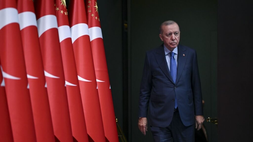 Erdoğan, fon kargaşasından sorumlu olanların hesap vereceğini açıkladı