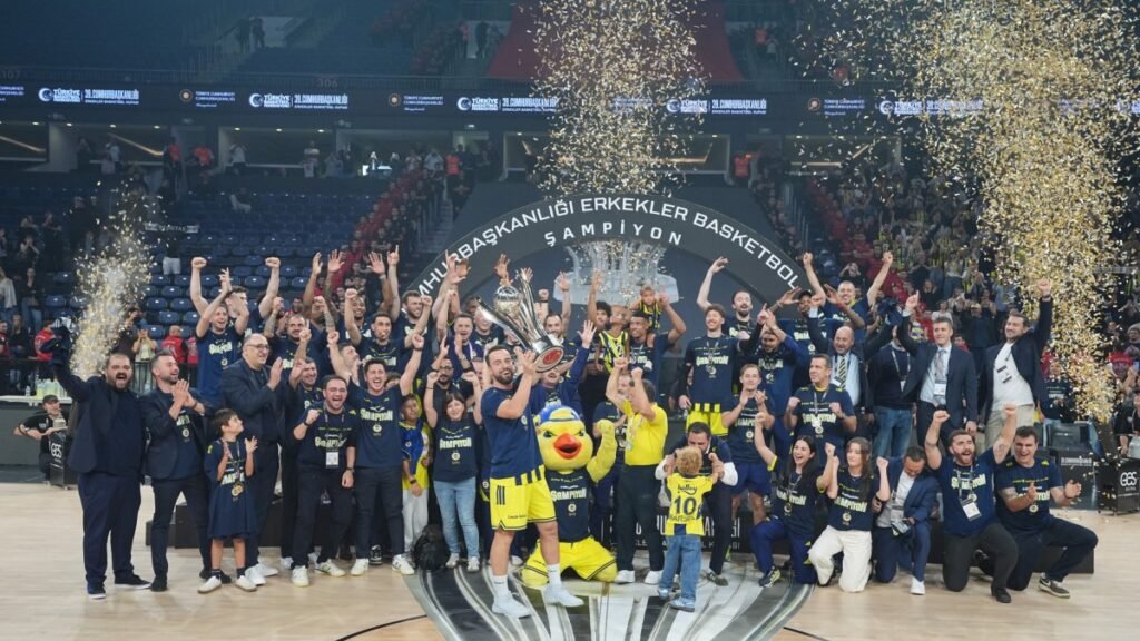 Fenerbahçe, Beşiktaş'ı 72-59 yenerek Başkanlık Kupası'nı korudu