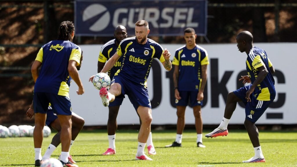 Fenerbahçe, beklenen Şampiyonlar Ligi dönüşünde Roma'yı ağırlıyor