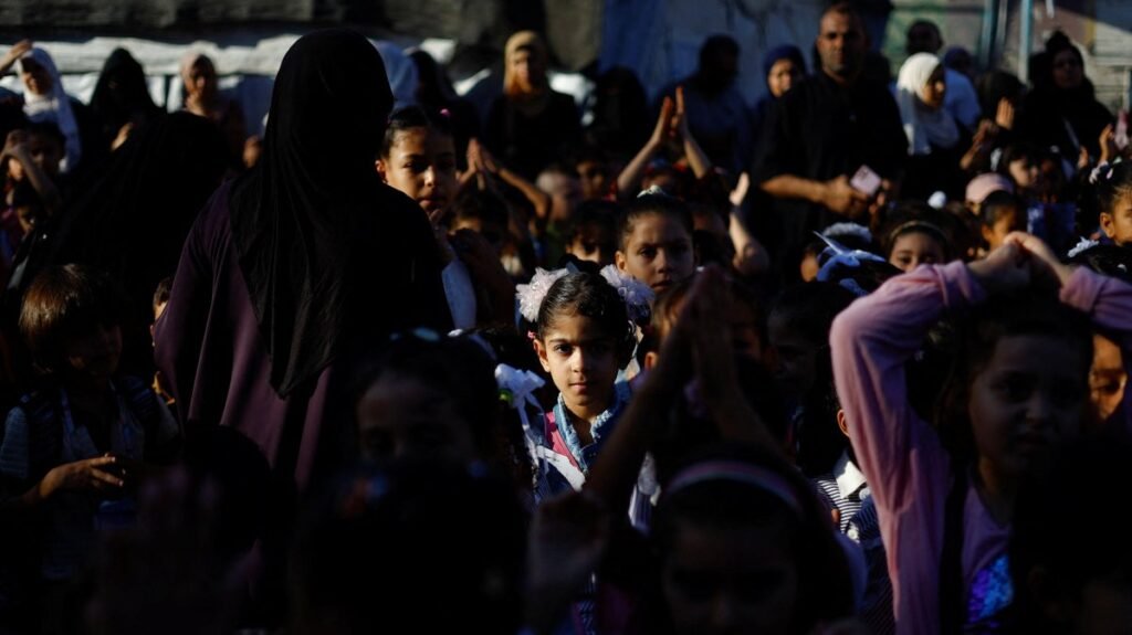 Geçici çadır okulları, Gazze'deki öğrencileri 3 yıl aradan sonra kabul ediyor