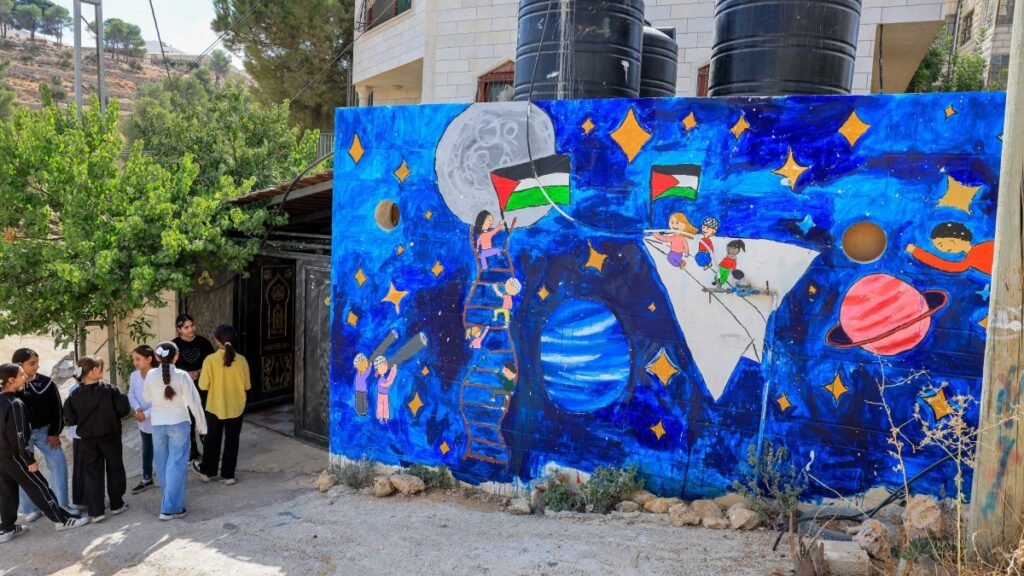Hebron’daki Filistinli çocuklar özgürlük hayallerini sanata dönüştürüyor Hebron'daki Filistinli çocuklar özgürlük hayallerini sanata dönüştürüyor