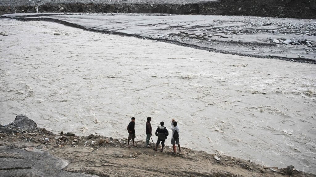 Hindistan ve Nepal’de muson seli ve toprak kaymalarında 68 ölü Hindistan ve Nepal'de muson seli ve toprak kaymalarında 68 ölü