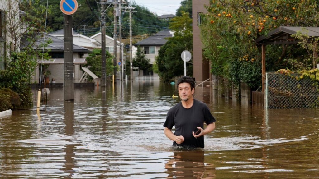 Japonya tayfunu yağışı nedeniyle 4 ölü, 45.000 ev elektriksiz kaldı Japonya tayfunu yağışı nedeniyle 4 ölü, 45.000 ev elektriksiz kaldı
