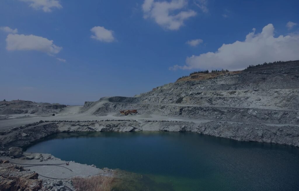 Kıbrıs taş ocağı genişleme planlarına itirazlar ve İngiliz Üssü gecikmeleri Kıbrıs taş ocağı genişleme planlarına itirazlar ve İngiliz Üssü gecikmeleri