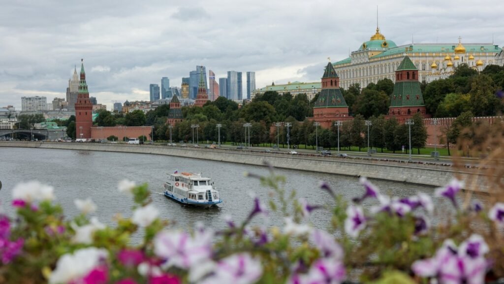 Kremlin, Ekim'de üçlü Ukrayna görüşmelerine dönme sinyali verdi