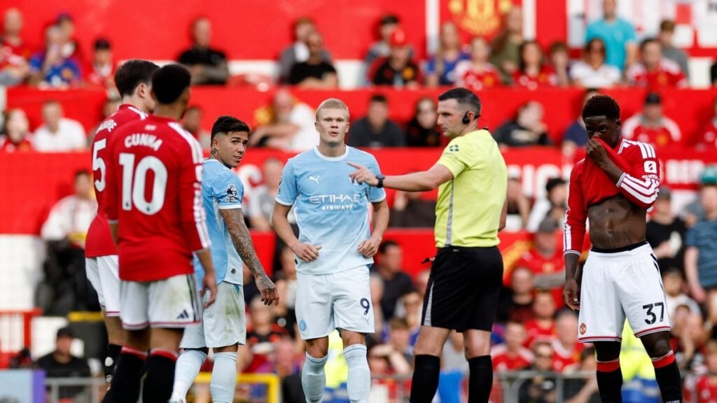 Manchester derbisinden sonra VAR hatası yetkilileri zor durumda bıraktı