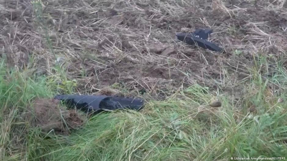 NATO jetleri Litvanya üzerinde bir dronu düşürdü NATO jetleri Litvanya üzerinde bir dronu düşürdü
