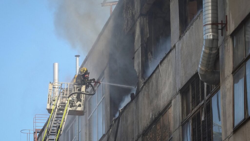 Rusya Almanya’nın gerilimi azaltma çağrılarını göz ardı etti, Kyiv’de 2 ölü Rusya Almanya'nın gerilimi azaltma çağrılarını göz ardı etti, Kyiv'de 2 ölü