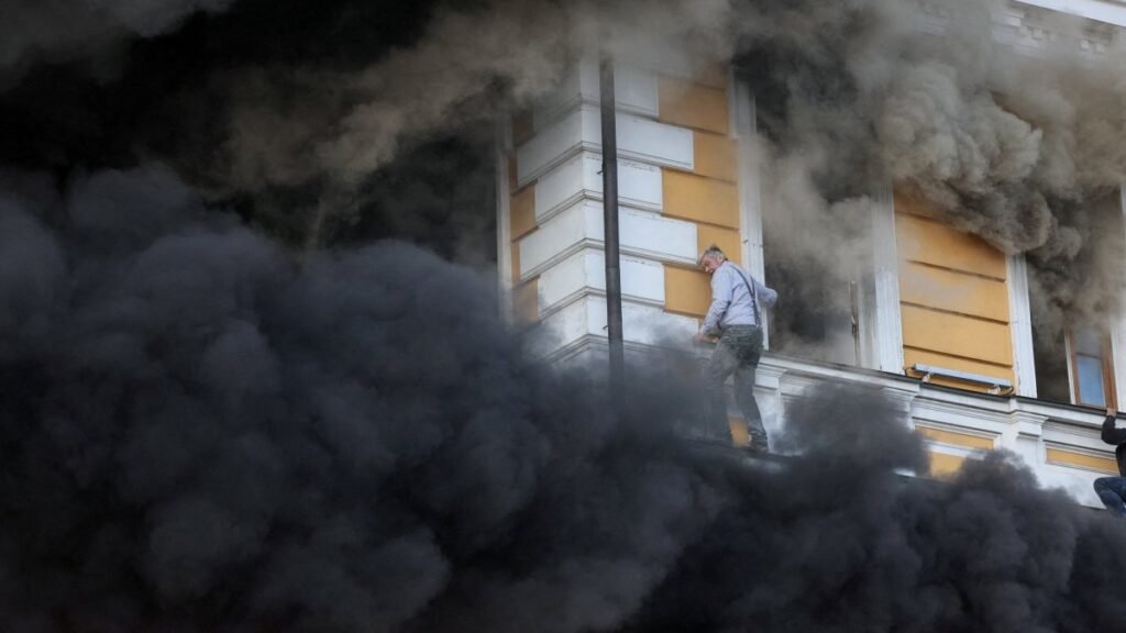 Rusya’nın enerji santrallerine saldırısıyla Kyiv dumanla kaplandı, 4 ölü Rusya'nın enerji santrallerine saldırısıyla Kyiv dumanla kaplandı, 4 ölü