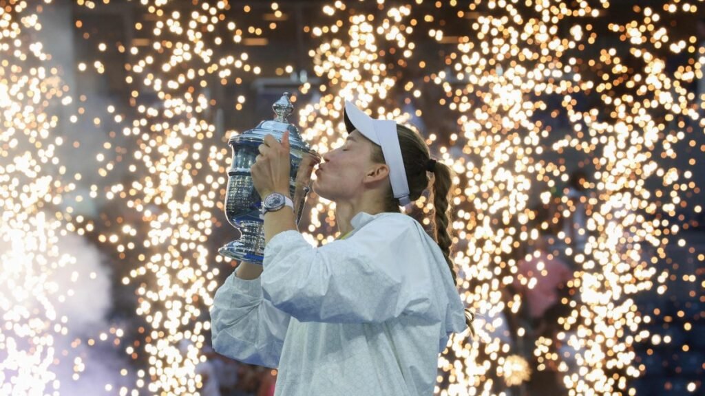 Rybakina, ABD Açık zaferinin ardından Billie Jean King Kupası’ndan çekildi Rybakina, ABD Açık zaferinin ardından Billie Jean King Kupası'ndan çekildi