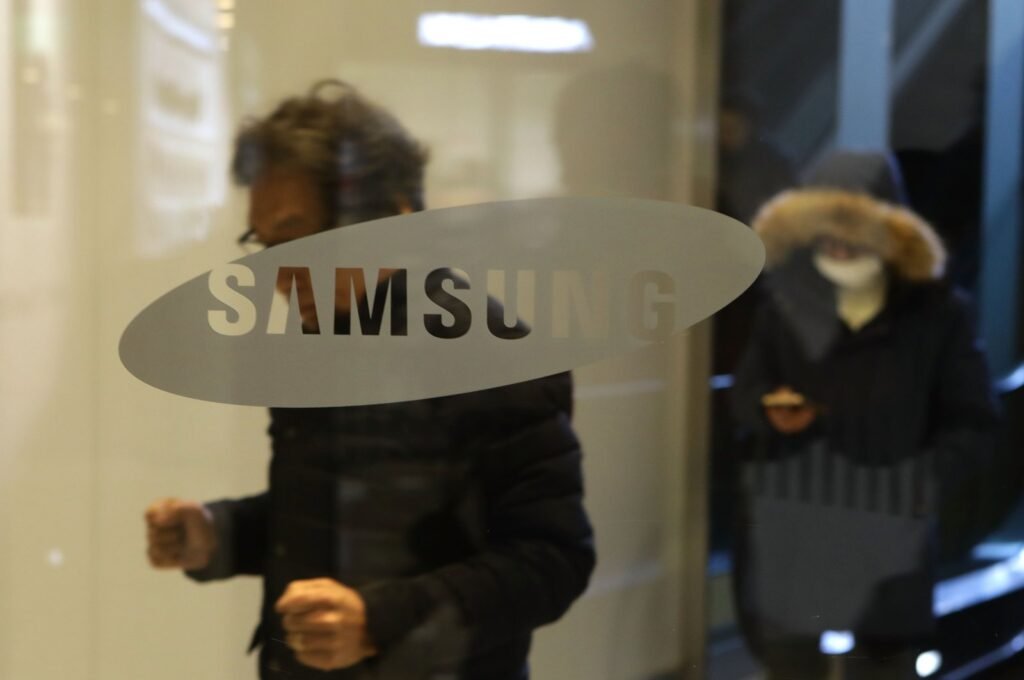Samsung, Türksat değişikliği sonrası Türkiye'de 'kalitesiz' TV'lerden dolayı eleştiriliyor