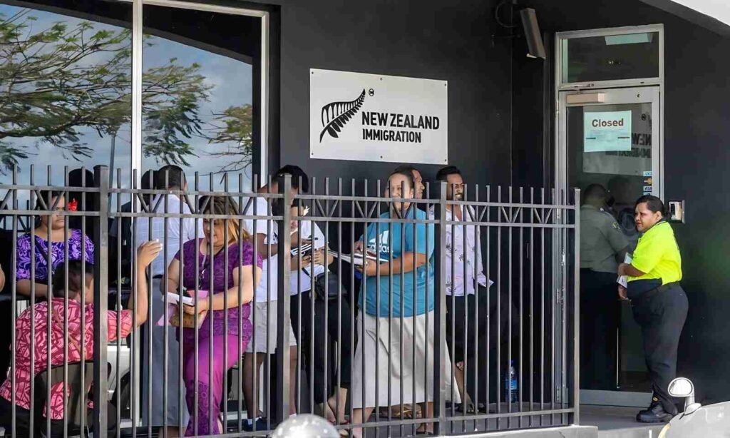 Seymour, Sāmoa için vizesiz seyahat denemesine açık olduklarını belirtti Seymour, Sāmoa için vizesiz seyahat denemesine açık olduklarını belirtti