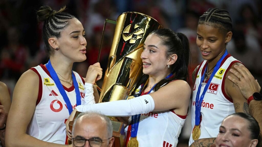 Sultanlar, İtalya’yı geçerek Avrupa voleybol şampiyonluğunu korudu