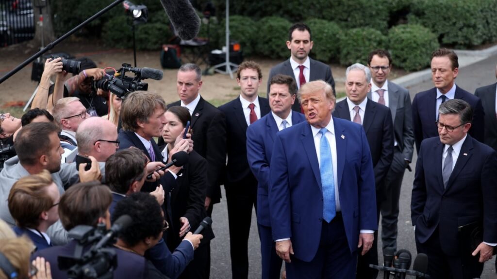 Trump, ABD yapay zeka sektörünü denetleyecek 10 üyeli komiteyi değerlendiriyor Trump, ABD yapay zeka sektörünü denetleyecek 10 üyeli komiteyi değerlendiriyor