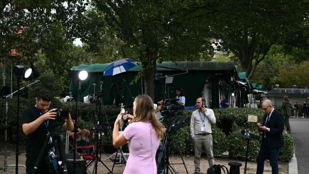 Trump, Beyaz Saray’dan CNN, MS NOW ve Politico’yu men etti Trump, Beyaz Saray'dan CNN, MS NOW ve Politico'yu men etti