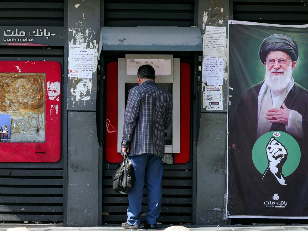 Türkiye, İran’ın Bank Mellat’ın İstanbul’daki işletme lisansını iptal etti Türkiye, İran'ın Bank Mellat'ın İstanbul'daki işletme lisansını iptal etti